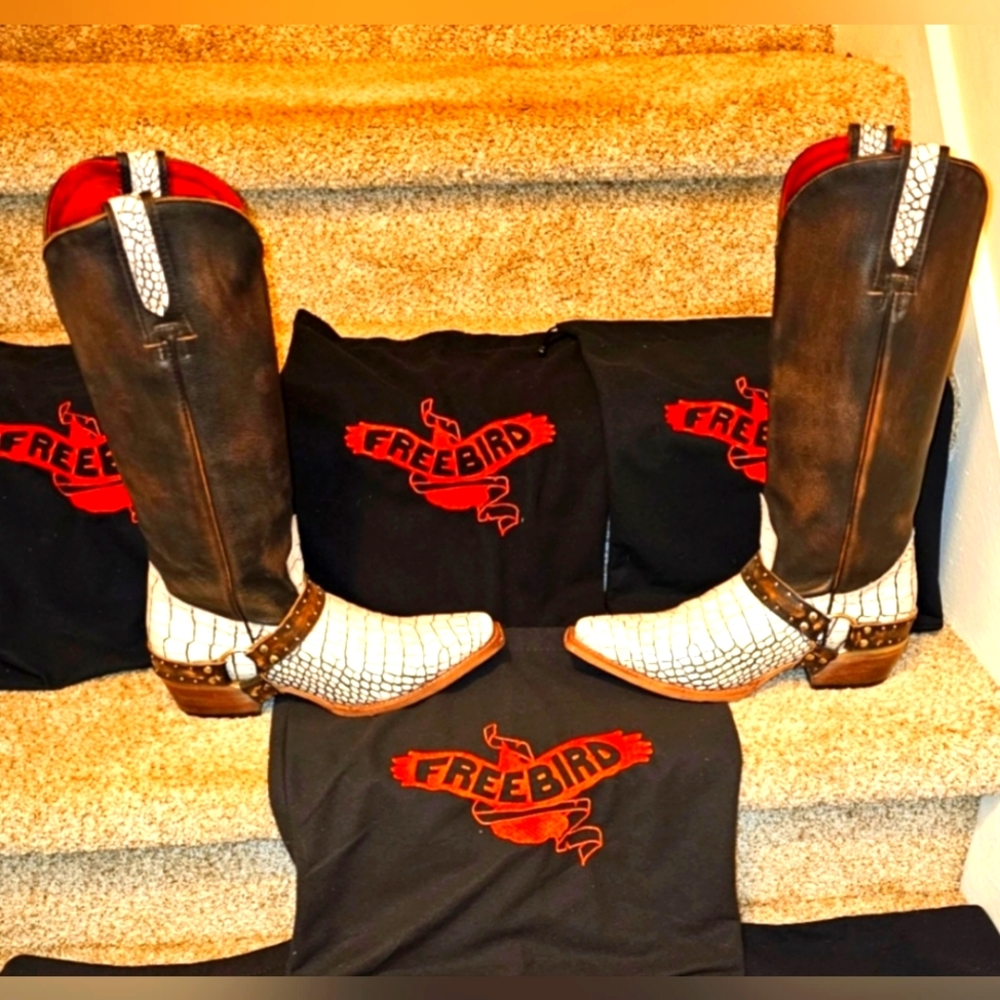 Freebird Lusitano boots, Size 9, fits a size 8.  White Croc Multi